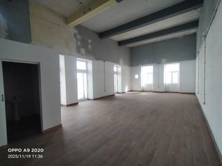 Lloguer Local Comercial a Centro. En pleno bullicio comercial, avenida principal, local comercial