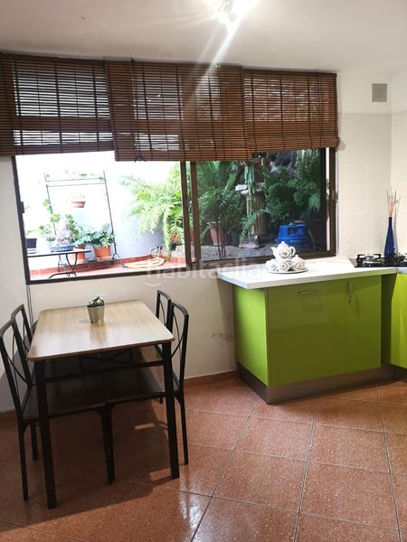 Foto 02bf24e7-f7b9-4944-849f-24ff7ea77a38. Rent house with parking in Centro Güímar