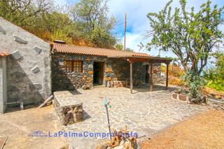 Masia a Calle hoya grande 20. Id-591  casa rural y bodega en un entorno espectacular.