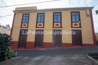 Maison à Calle lomitos de arriba 51. Id-401   oportunidad casas antiguas, esta es la suya, tiene una