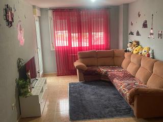 Pis a Calle argentina 13. Piso en zona san gil 3 habitaciones y dos baños