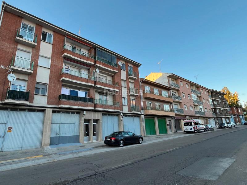 Foto fe1a0f47-2cb8-4d7a-b591-a0f2d901d435. Pis a carretera peñafiel 15 a Cuéllar