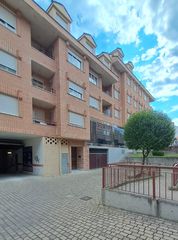 Appartement  Calle pablo neruda 2. Piso en la mejor zona de cuellar con ascensor 3 habitaciones , g