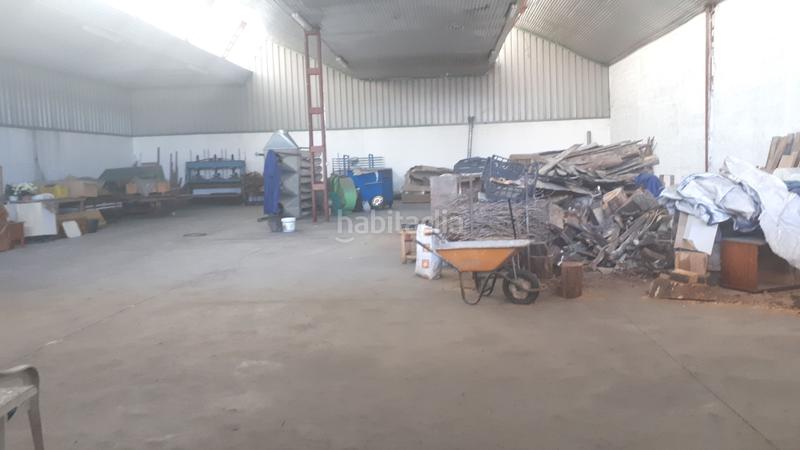 Foto a2fbd700-c868-4c4b-96ea-89d7e0facb16. Nave industrial en carretera valladolid 3 en Cuéllar