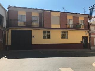 Casa a N/a. Se vende casa en la calle badajoz