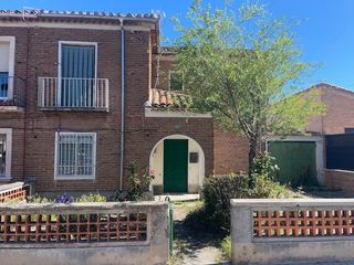Casa a schiera  Calle madrid. Se vende casa adosada en la c/ madrid de medina del campo