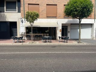 Affitto Locale commerciale in Calle carrera 26. Se traspasa bar tapería arrocería en medina del campo