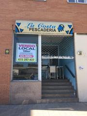 Lloguer Local Comercial a Calle de cañizal 52. S e vende local totalmente acondicionado