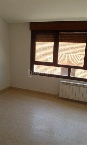 Foto ca94199c-a7a3-47cb-a229-8c4562d5cd5b. Piso en calle carnicerías 1 se vende piso céntrico c/ carnicerías en Olmedo