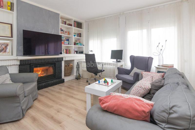 Foto ab507e32-36ef-4c6b-b20b-b3face732ef4. Casa con riscaldamento in Eixample Sant Cugat del Vallès