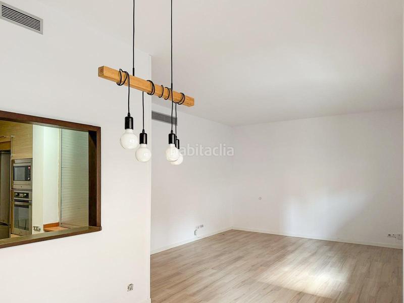 Foto 210f63c2-f55b-44fa-b50b-fb756ab95500. Appartamento con riscaldamento parcheggio in Eixample Residencial Escala (L´)
