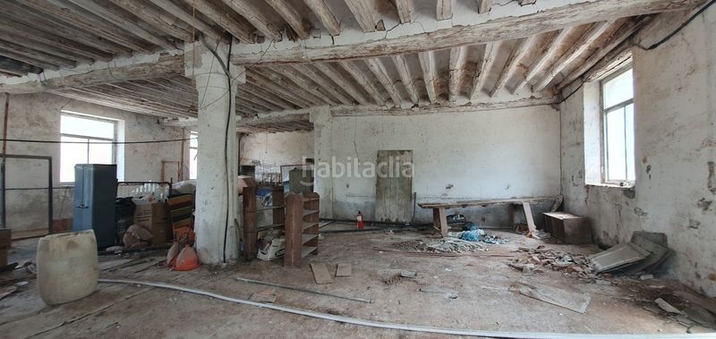 Foto a6bbc344-28bb-40a1-8f31-0d33eb36abe7. Edificio in Copons