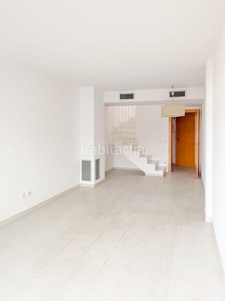 Foto bc02813a-8e86-407c-acf5-1eca3606fdae. Dúplex amb calefacció a Eixample Residencial Escala (L´)