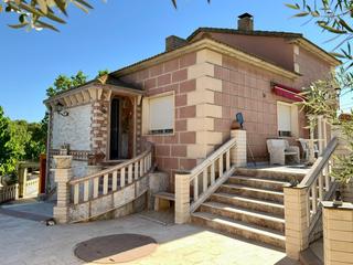 Xalet a Castalla. Gran chalet en castalla