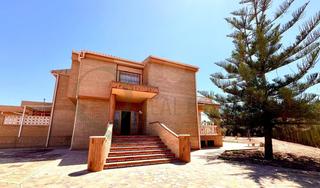 Xalet a La Huerta. Amplio chalet con gran parcela en la huerta de mutxamel