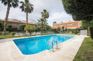 Maison jumelée  Avenida conrado albaladejo. Adosado en venta en la exclusiva zona del golf de alicante