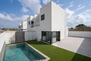 Casa aparellada  Avenida alcalde fernández ripòll. Chalet pareado de reciente construcción en mutxamel