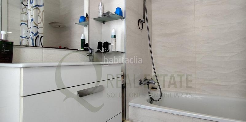 Foto 305e74a2-575b-402e-906c-70b8495fe101. Piso exclusivo piso con vistas al mar en segunda línea de Playa Muchavista en Campello (el)