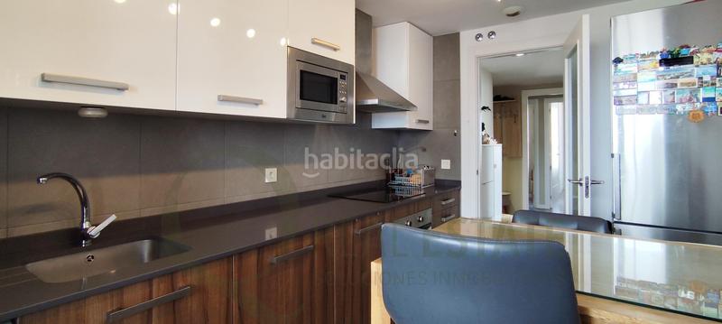 Foto b3c9ebe8-b4ab-41ff-9c4d-e4e306afddf2. Piso exclusivo piso con vistas al mar en segunda línea de Playa Muchavista en Campello (el)
