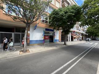 Rent Business premise in Ensanche-Diputación. Gran local comercial en el corazón de alicante, junto a plaza sé