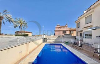 Casa adossada en Campello Pueblo. Adosado amplio y luminoso en el campello