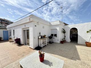 Attique  Calle cardenal paya. Ático , con  terraza de 102 m  en zona renfe  de alicante