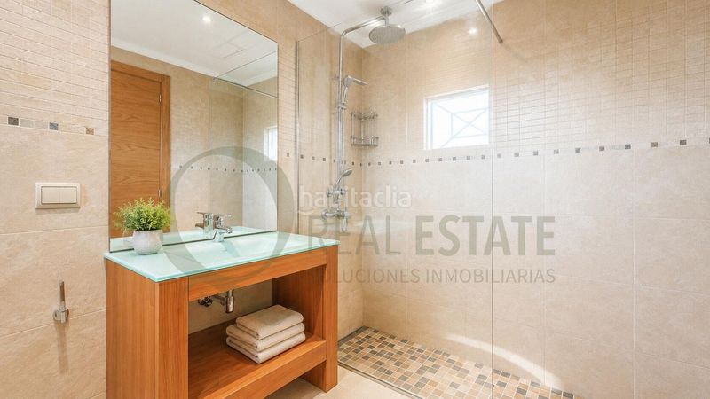 Foto 459a1075-b1a9-4652-878b-f4afb1a52f07. Xalet amb calefacció aparcament piscina a Almajada-Ravel Mutxamel