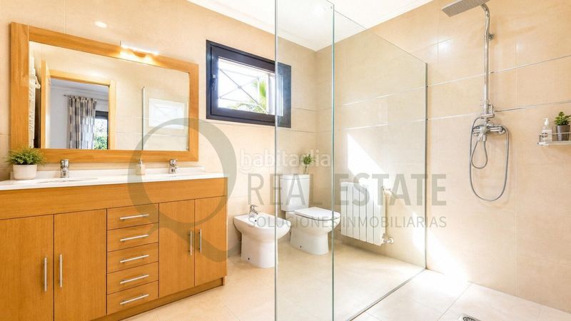 Foto b015345c-9174-493e-8da8-09d2b88d5ca1. Xalet amb calefacció aparcament piscina a Almajada-Ravel Mutxamel