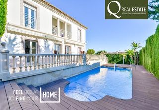 Chalet  Calle isla mallorca. Elegancia mediterránea con vistas al mar y montaña a 5 minutos d