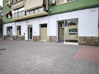Miete Büro  Avenida aguilera. Amplio local en esquina con salida de humos y visibilidad inigua