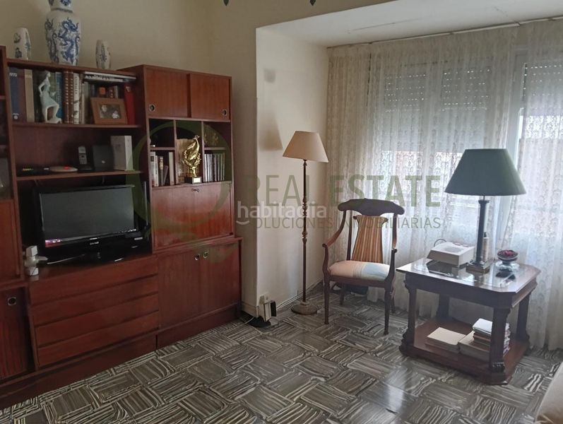Foto f55693c3-9610-447b-95c7-68e9ce053a35. Edificio in Mercado Alicante