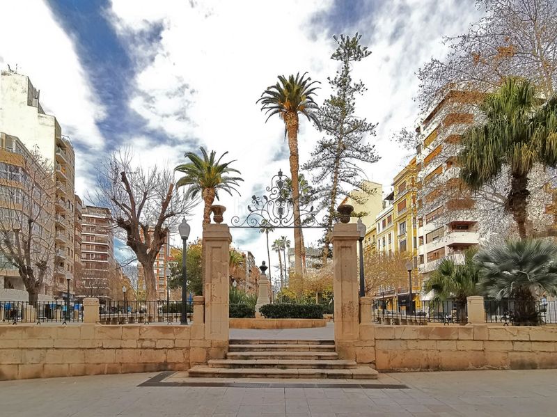 Foto a4adc713-0546-4034-8e5d-1ddee157c52d. Àtic amb calefacció aparcament a Ensanche-Diputación Alicante