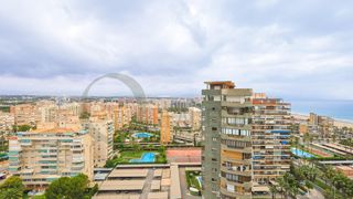 �tic  Avenida paises escandinavos. Vivienda �ltima planta con vistas al mar en playa san juan