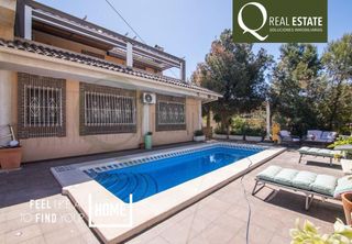 Chalet en Haygon-Universidad. Chalet independiente en parcela de 845 m2 en esquina