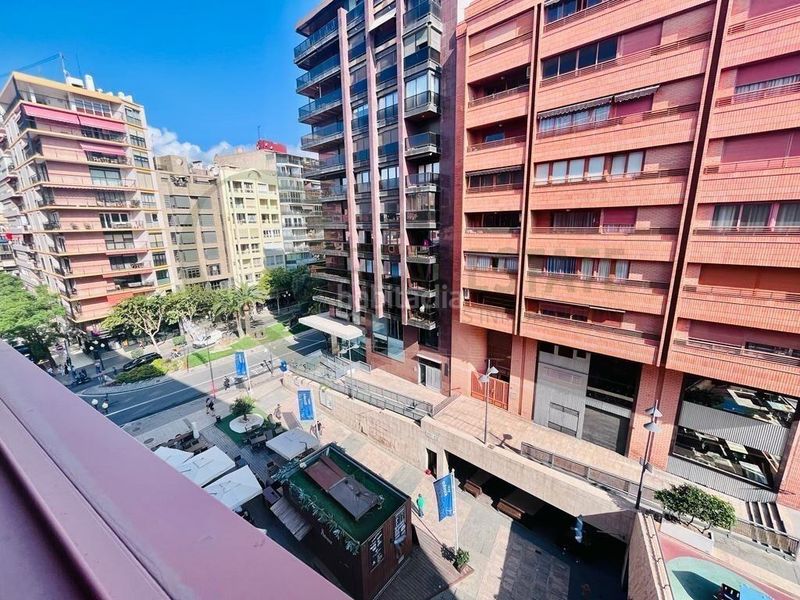 Foto 0c2740bb-4785-4eee-9fad-2522ff3efb78. Piso el sueño hecho realidad reforma esta clínica en una acogedora vivienda en la rambla en Alicante