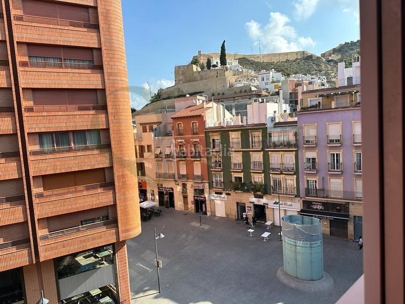 Foto f483890e-659f-4fbc-95ef-0c4403b6997d. Piso el sueño hecho realidad reforma esta clínica en una acogedora vivienda en la rambla en Alicante