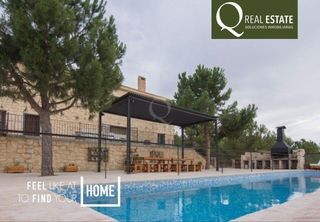 Chalet in Biar. Finca moderna en un paisaje rural