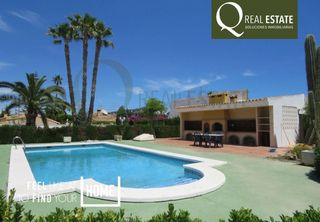Chalet à Almajada-Ravel. Chalet con piscina privada en mutxamel