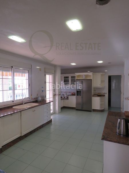 Foto 1b0e4a7c-99da-4e74-83e4-299d38292ae7. Xalet amb aparcament piscina a Almajada-Ravel Mutxamel