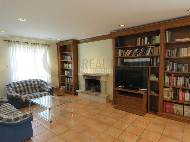 Foto 64478382-a7e5-4e9b-91e2-49f20d5d60ae. Xalet amb aparcament piscina a Almajada-Ravel Mutxamel