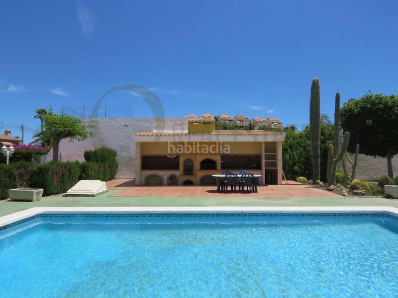 Foto a0b67799-7f56-4cbb-996c-741d265c55df. Xalet amb calefacció aparcament piscina a Almajada-Ravel Mutxamel