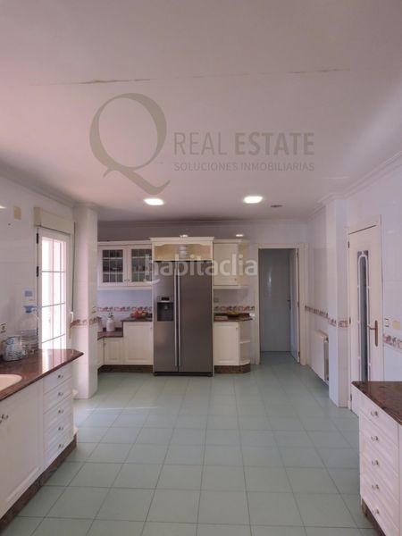 Foto f873d313-121f-41b9-8105-7422df893663. Xalet amb aparcament piscina a Almajada-Ravel Mutxamel