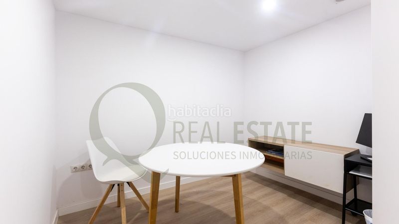 Foto 3384ad8a-6879-4ce6-8752-9e8f0c7fc7b3. Edifici a Carolinas Bajas Alicante