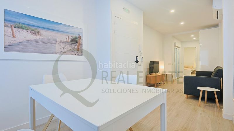 Foto 8dd4eb78-e9f7-4d1d-87ab-a9e90979cc63. Edifici a Carolinas Bajas Alicante