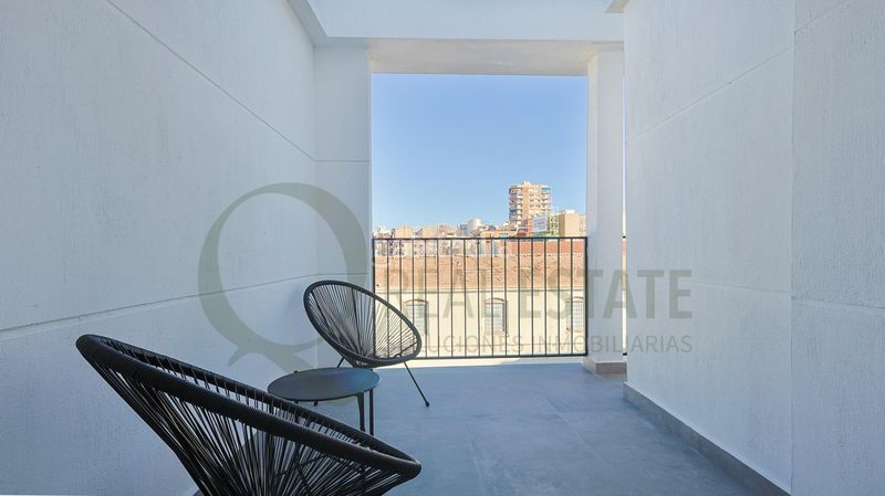 Foto b685b972-05e8-445e-8f48-82602f092eac. Edifici a Carolinas Bajas Alicante