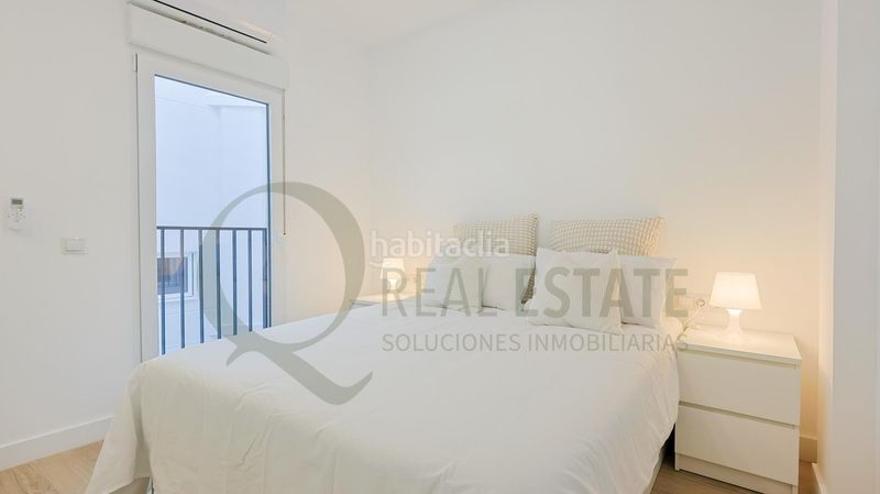 Foto fa0e16aa-74ec-4a10-96f7-4e11d2476371. Edifici a Carolinas Bajas Alicante