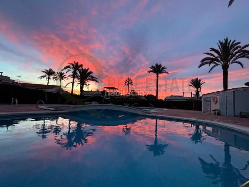 Foto a9f03f2d-8d7a-4ee1-b058-6060676d80d8. Pis amb calefacció aparcament piscina a Playa Muchavista Campello (el)