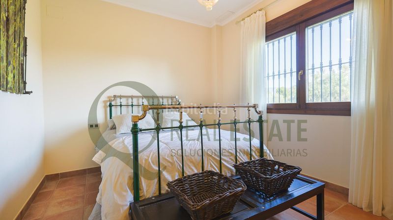 Foto b63b01fc-aeb5-428d-ba71-5d739b3c9efa. Xalet amb aparcament a Beneixama