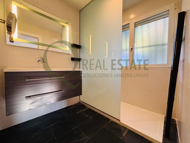 Foto 6a04908a-7cb4-4b45-853b-8fa9ea23d2b5. Xalet amb aparcament piscina a Almajada-Ravel Mutxamel