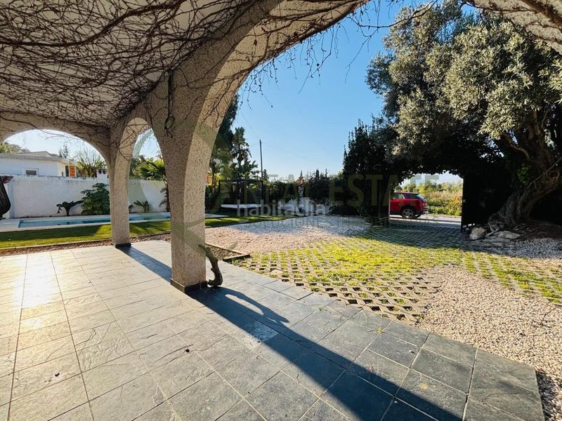 Foto 81d0ffe7-9063-400c-aac7-30889d737f39. Xalet amb aparcament piscina a Almajada-Ravel Mutxamel